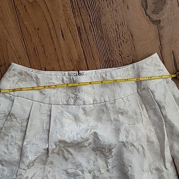 Jennifer Lopez gold sparkle skirt. Size 4. New with tags. - Picture 4 of 5